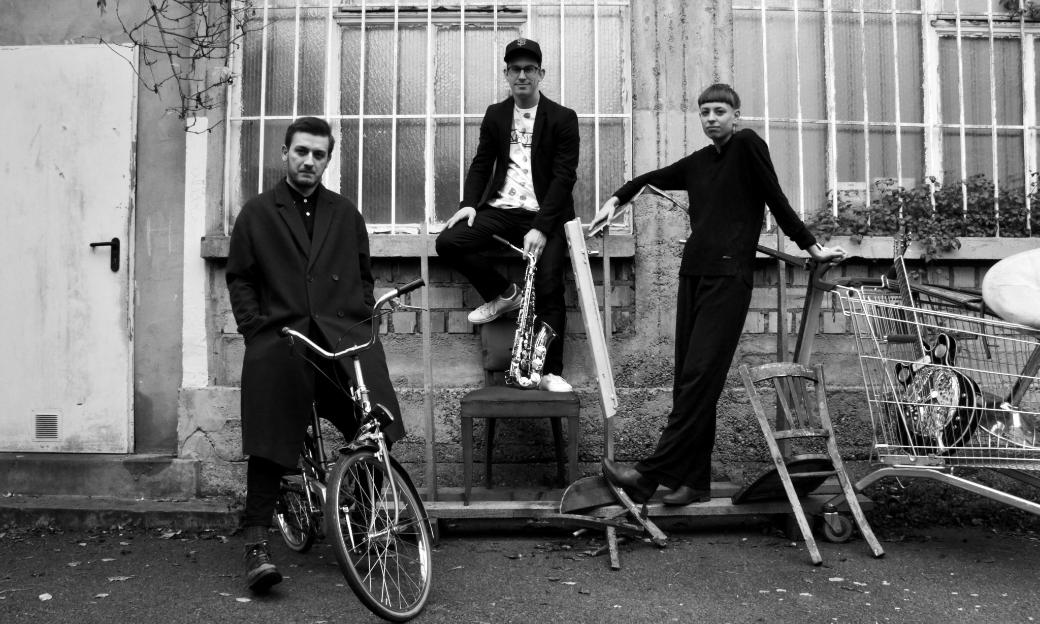 Photo en noir et blanc, du trio lauréat Jazz Migration, NA.